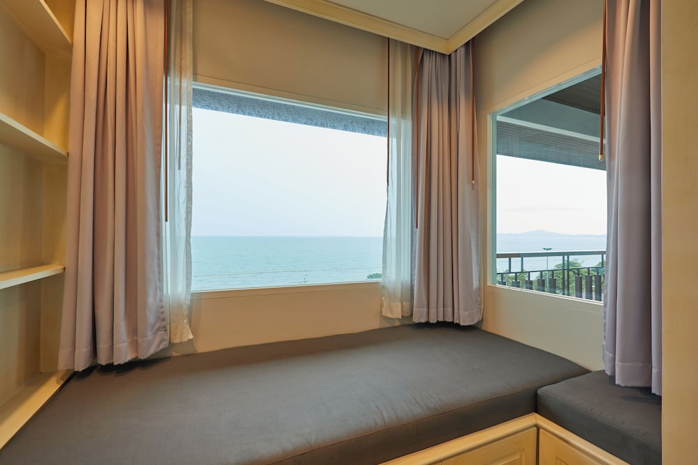 South Wing Suite - Photo 3