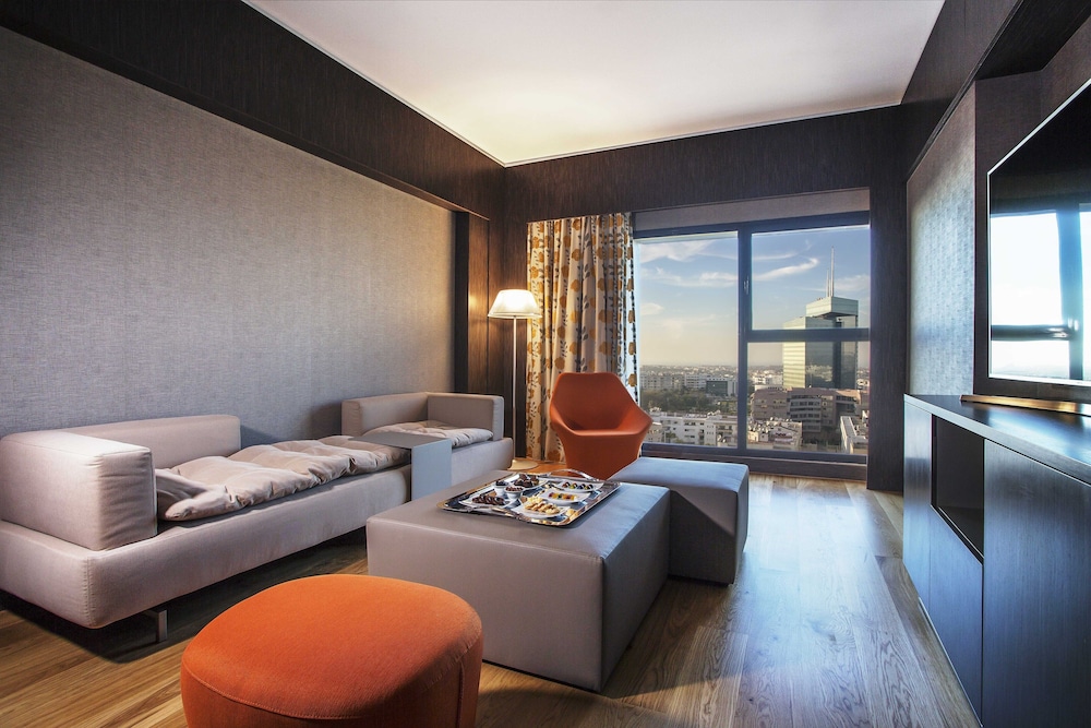 Junior Suite ,Located Between The Third The Eighth Floor