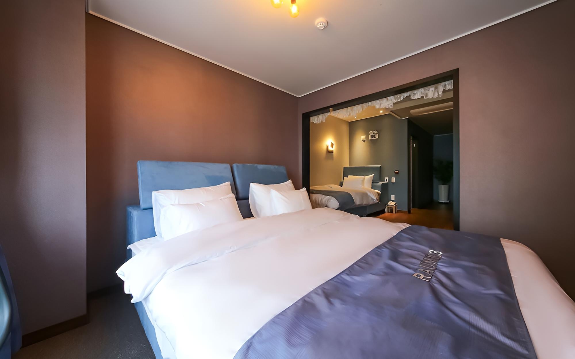 Room (Ocean View Twin Premium B) - Photo 4