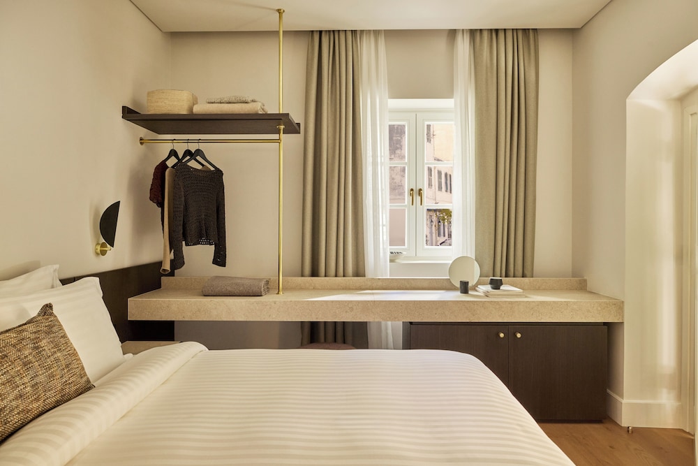 Deluxe Double or Twin Room, Ground Floor