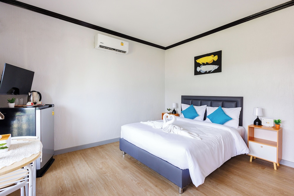 Standard Double Room, Garden View