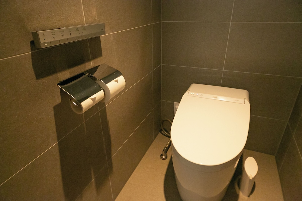 Superior King Room, Non Smoking (Up to 2 people aged 6 and above) photo 3