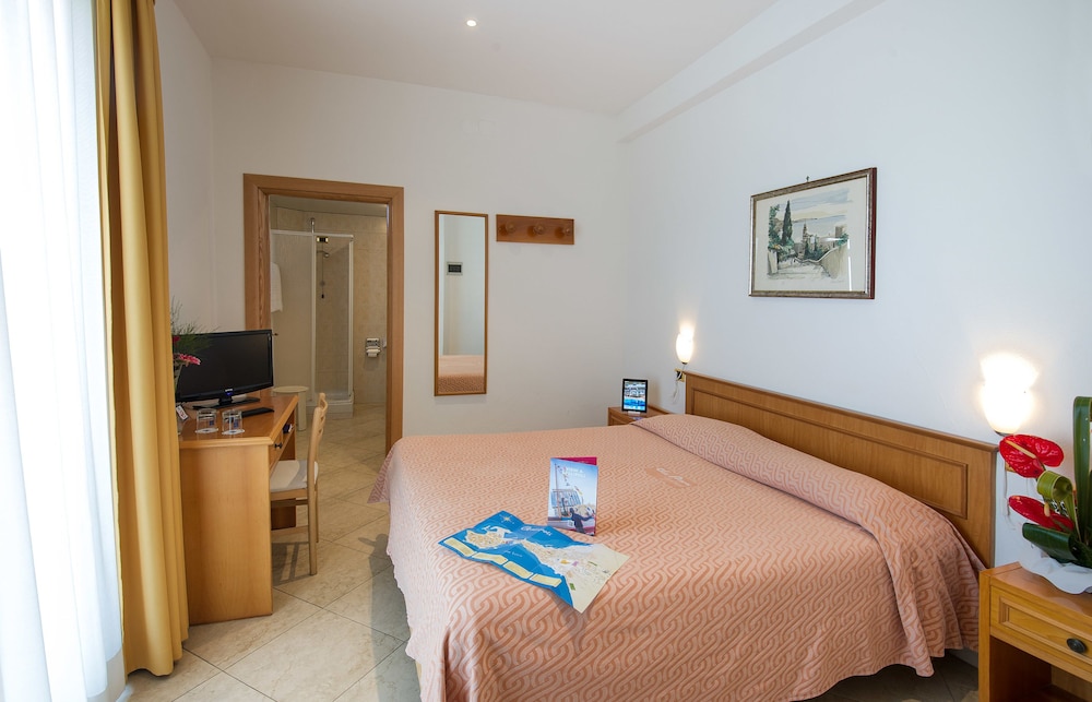Economy Room, 1 Bedroom, Private Bathroom photo 2