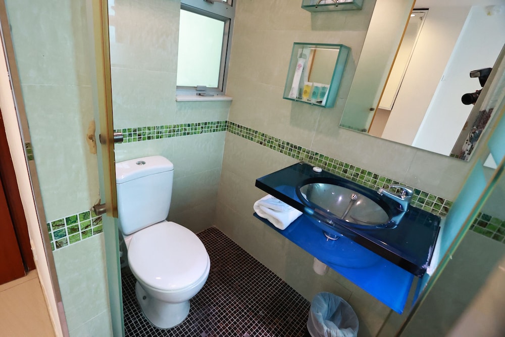 Economy Triple Room - Photo 3