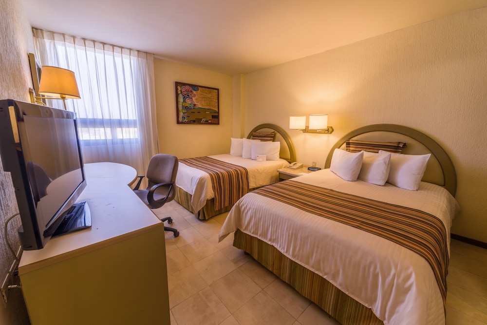 Room, 2 Double Beds, Non Smoking - Photo 2