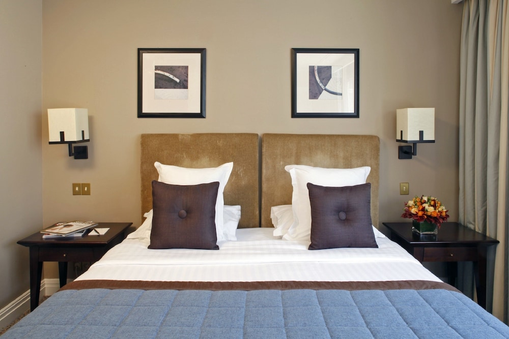 Deluxe Room, 1 King Bed
