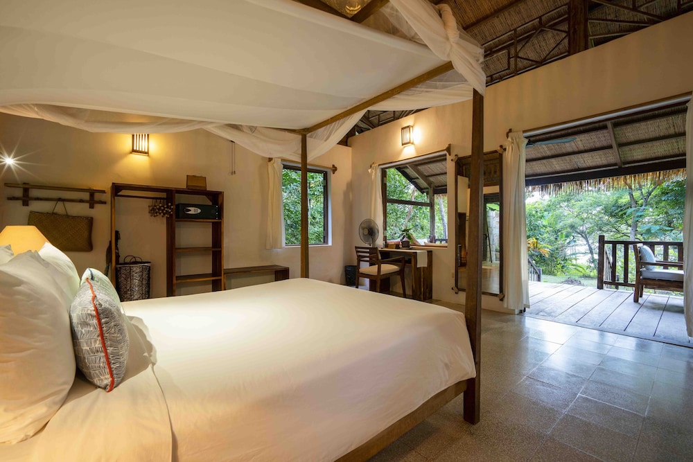 Deluxe Private Garden PLANTATION Bungalow photo 2
