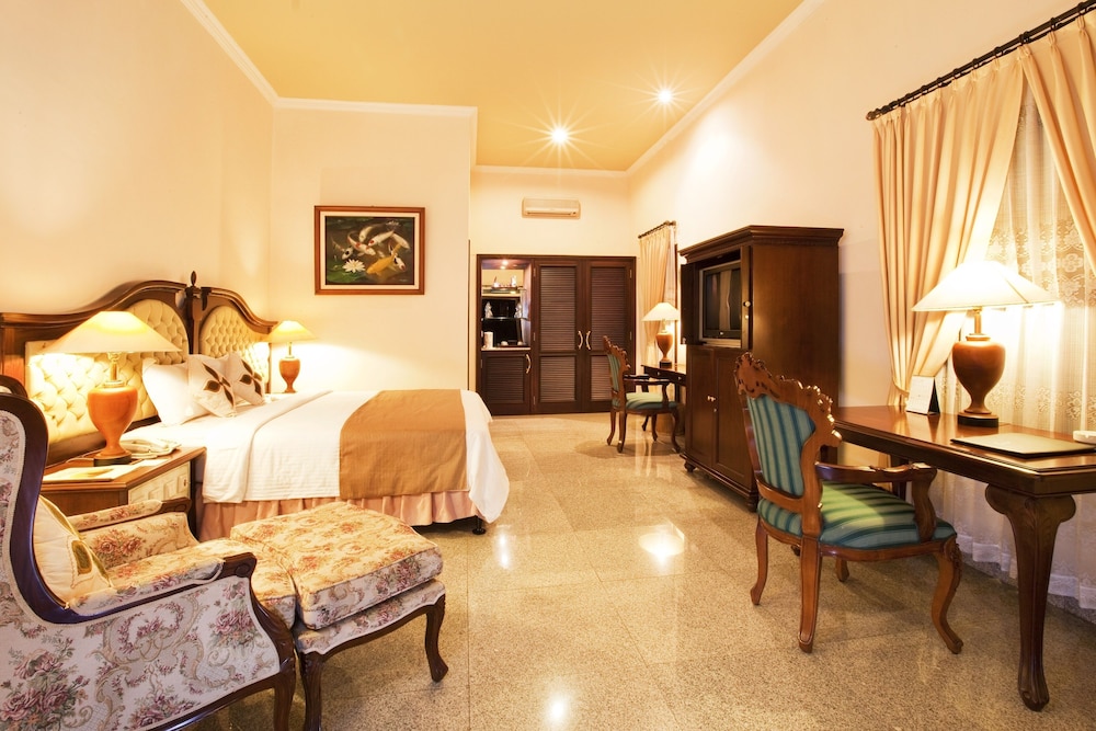 Royal Suite photo 2