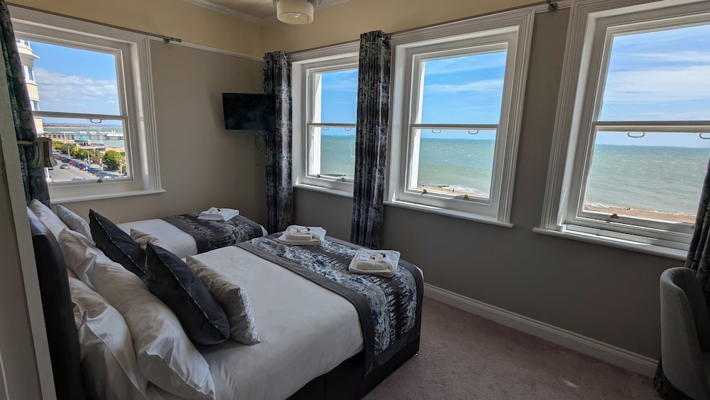 Superior Triple Room with Sea View photo 2