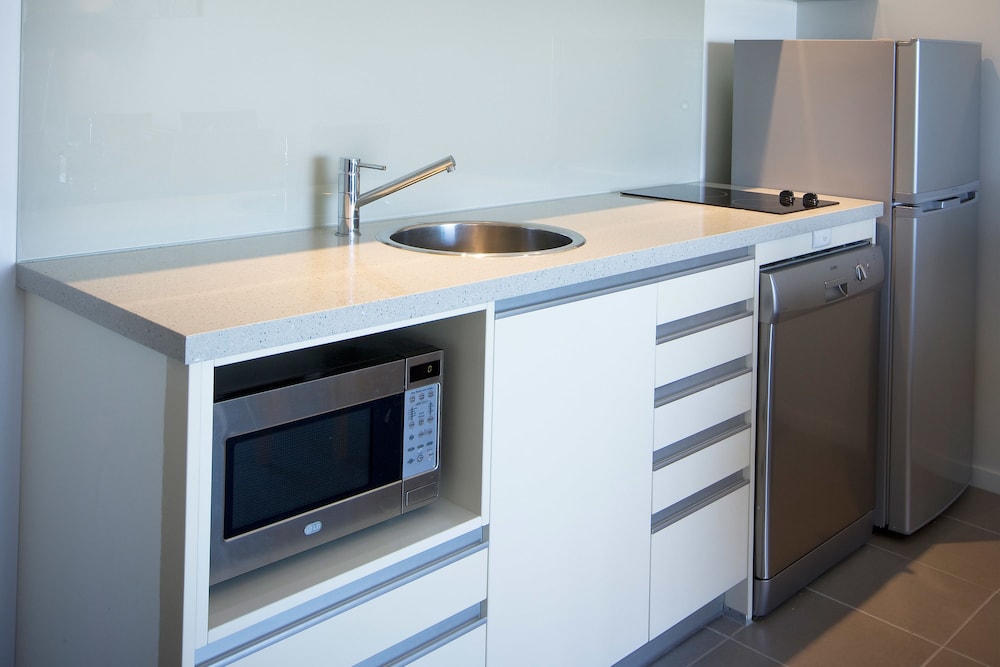 1 Bedroom City View Apartment - Photo 4