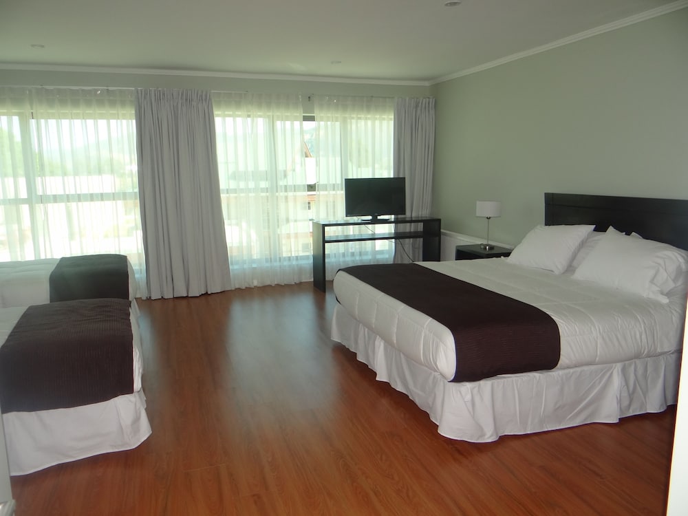 Family Quadruple Room photo 3
