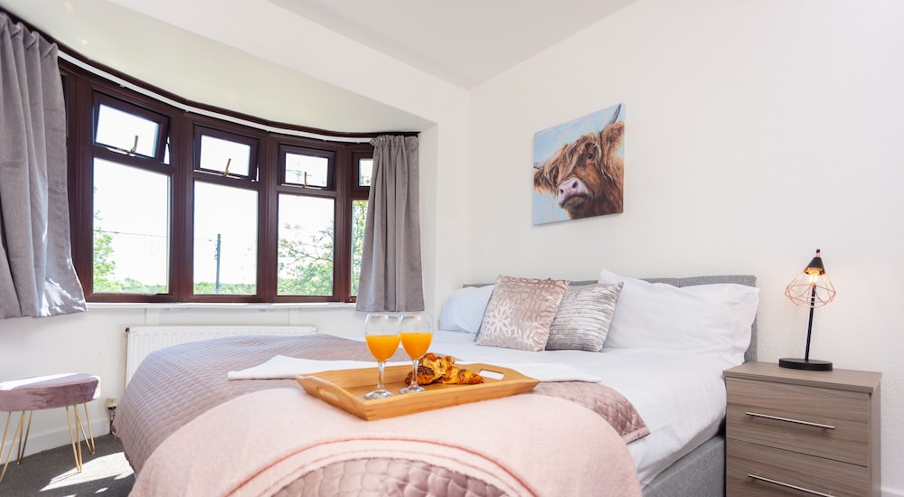 Apartment, Private Bathroom (3 Bed - Mountford)