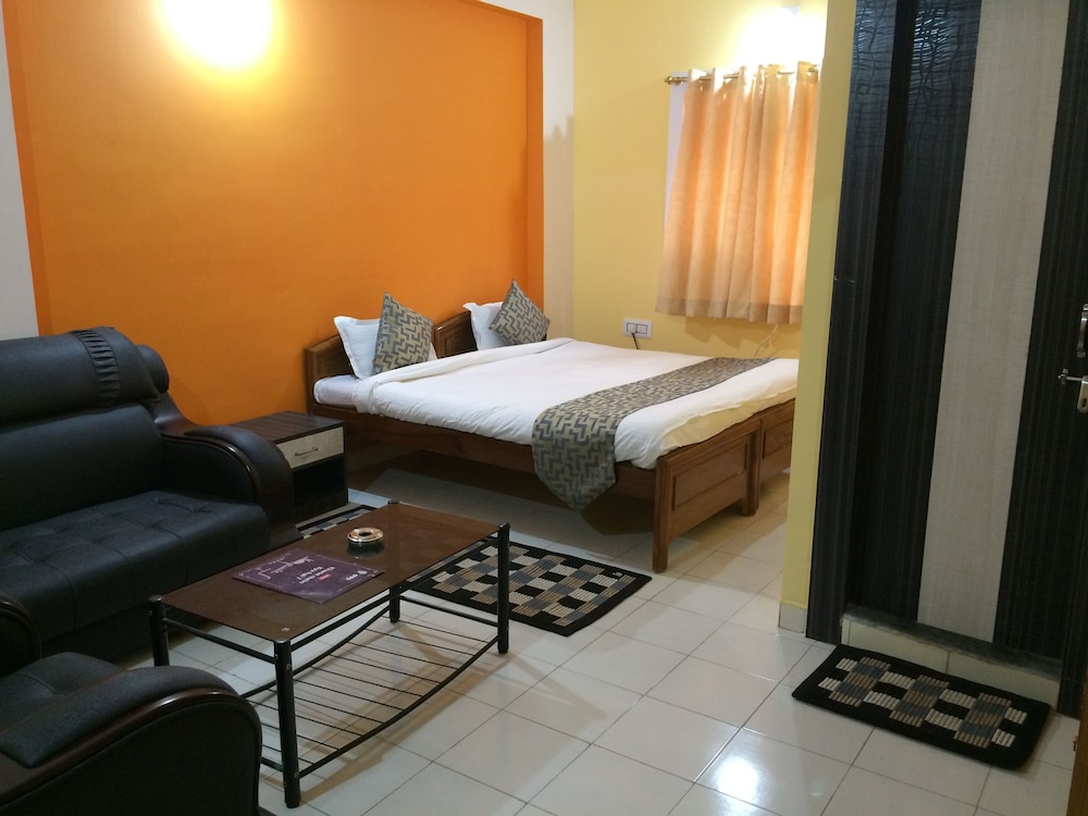 Deluxe Room - Photo 8