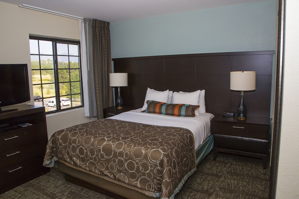 Studio Suite, 1 Queen Bed, Kitchen, Mountain View photo 2