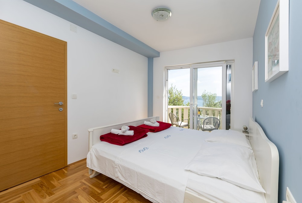 Apartment (A2)