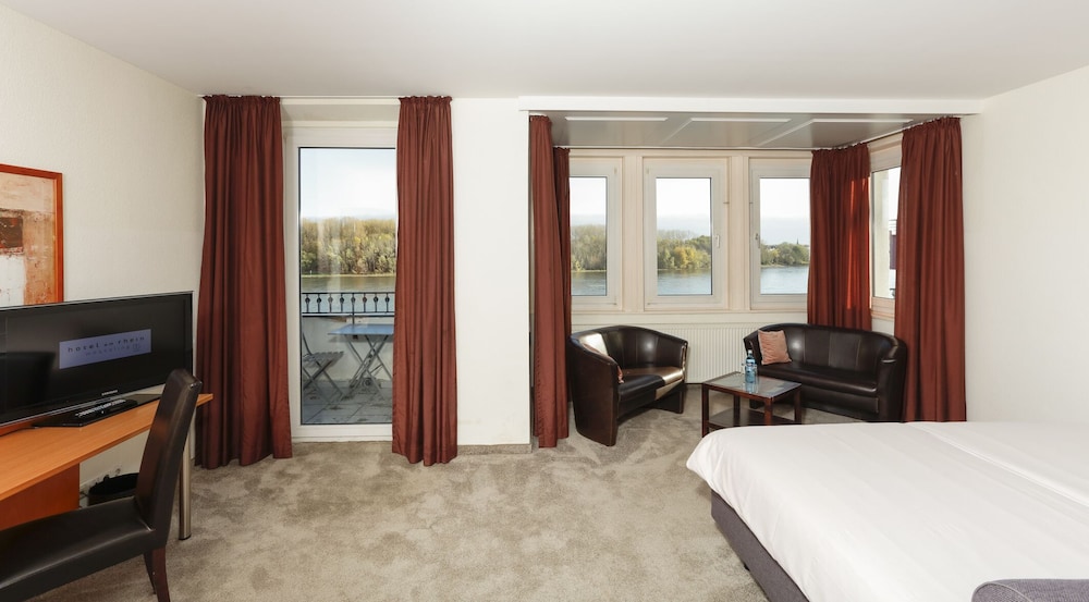 Junior Suite, 1 Bedroom, Non Smoking, River View