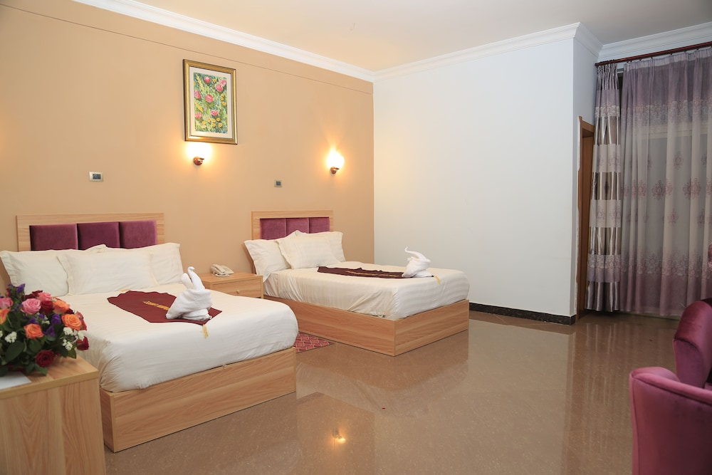 Classic Twin Room, 1 Bedroom, Non Smoking, Partial Lake View photo 1