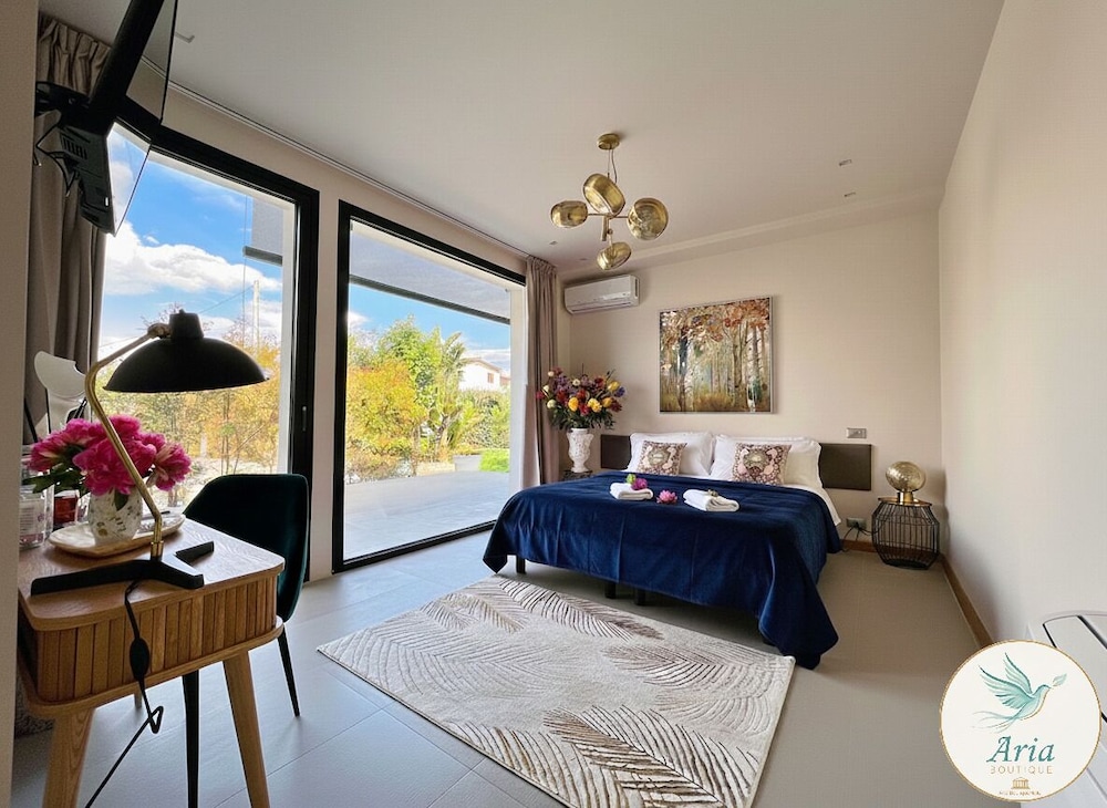 Deluxe Double Room, Patio, Garden View