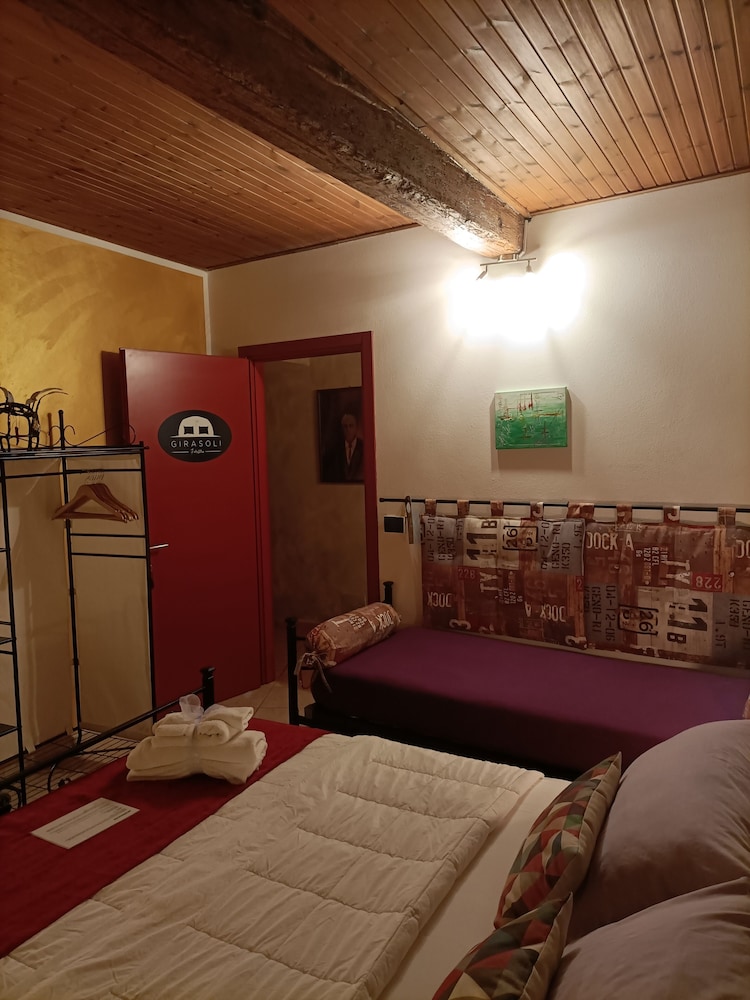Economy Double Or Twin Room photo 3