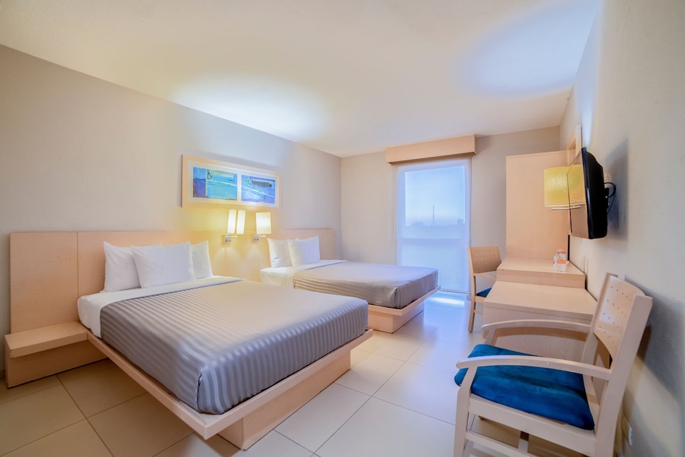 Room, 2 Double Beds - Photo 2
