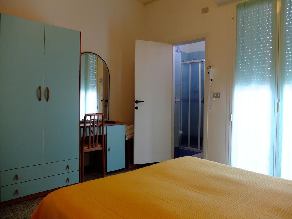 Standard Double Or Twin Room - Photo 4