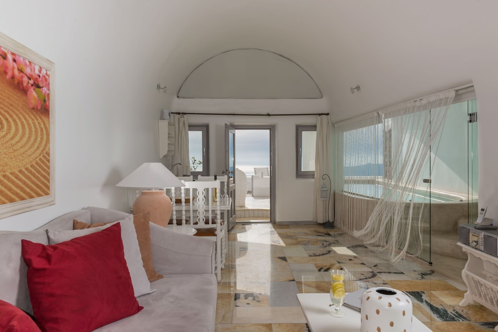 Suite, Private Pool (Master,  Caldera View) - Photo 13