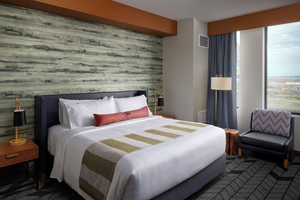 Deluxe King Room photo 1