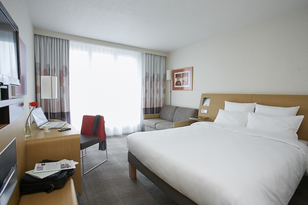 Superior Room, 1 Queen Bed with Sofa bed - Photo 8