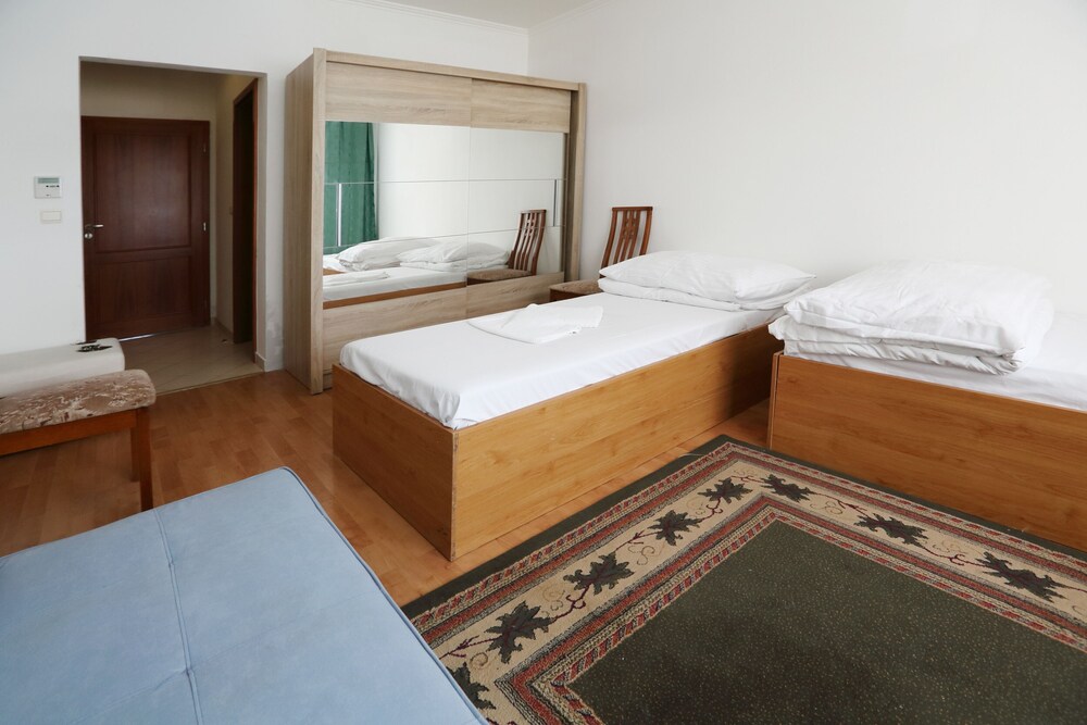 Classic Double Room - Photo 4