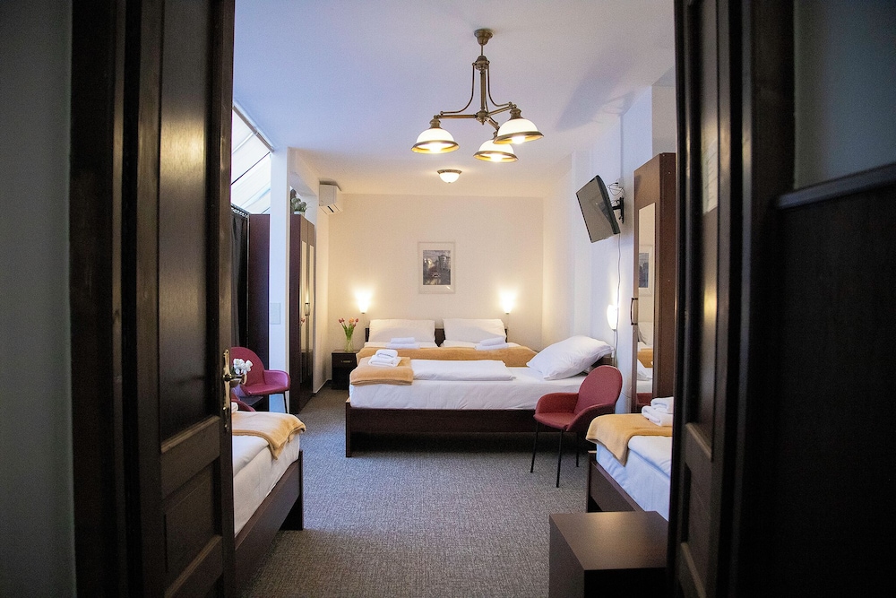 Classic Room, Ensuite, Courtyard View