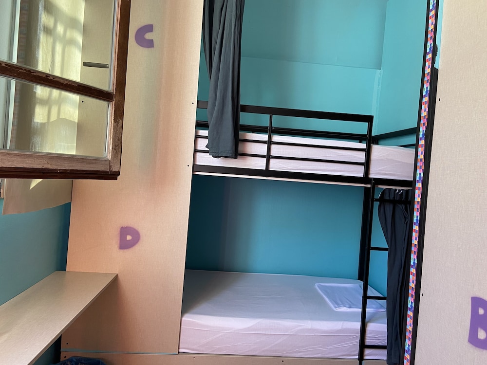 Shared Dormitory, Women only photo 3