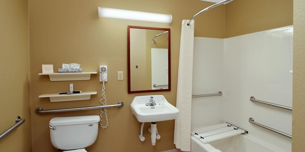 Studio Suite, 1 Queen Bed, Accessible (Mobility, Accessible Tub) - Photo 7