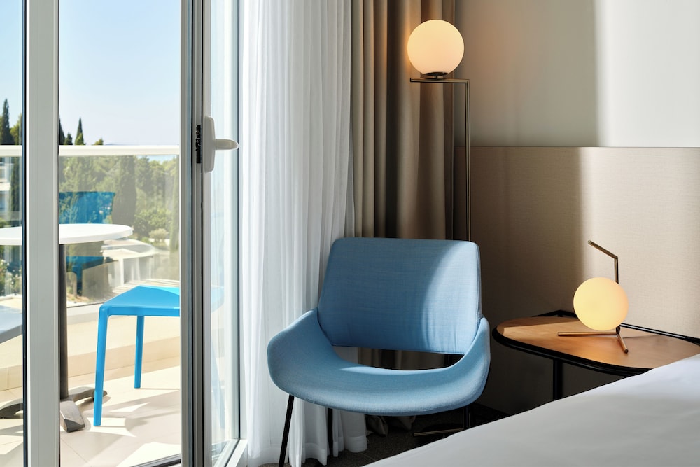 Connecting Room, Balcony, Partial Sea View - Photo 3