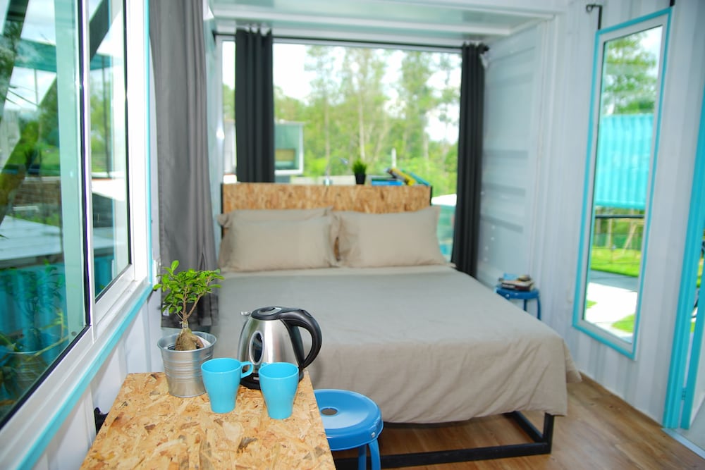 Medium Room photo 1
