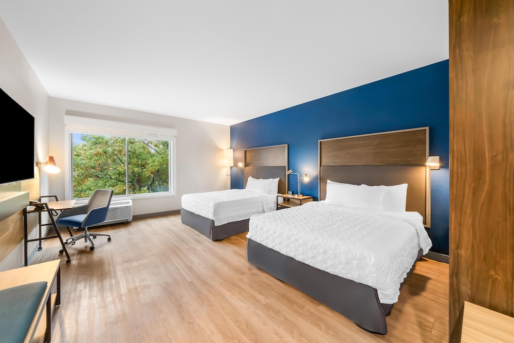 Room, 2 Queen Beds, Accessible, Bathtub photo 3