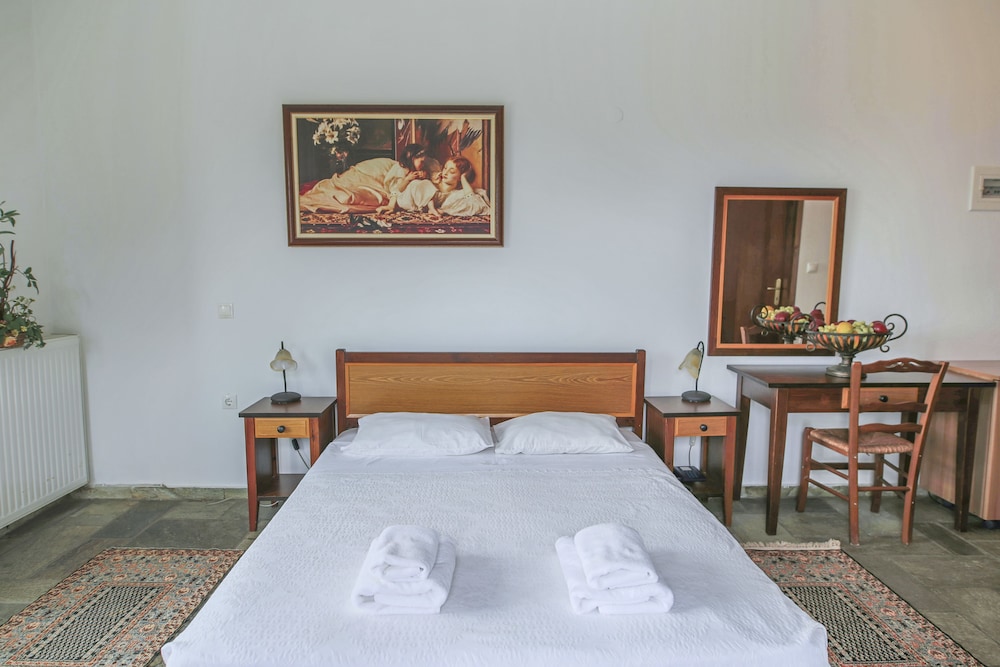 Economy Double Room, Garden View photo 2