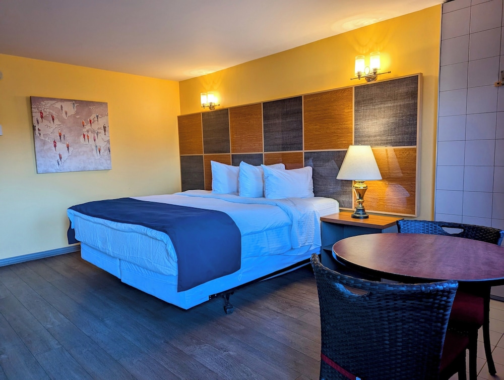 Comfort Room, 1 King Bed, Kitchenette, Ground Floor photo 2
