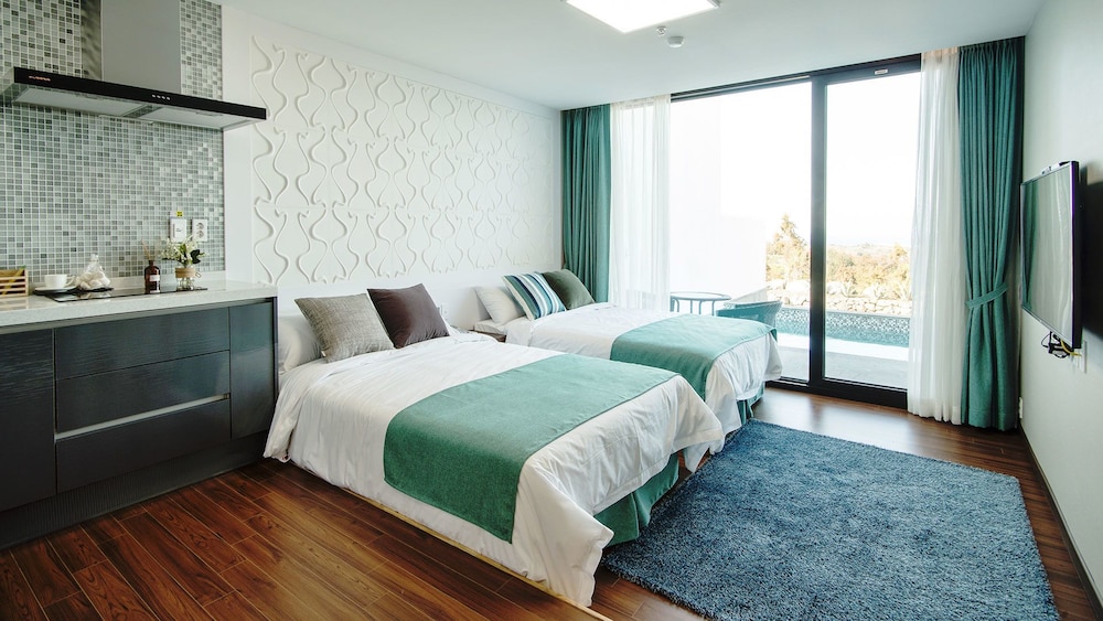 Standard Room (26 PY - Extra fee from 3rd person on site/ KRW 70,000 for cold private pool) photo 3