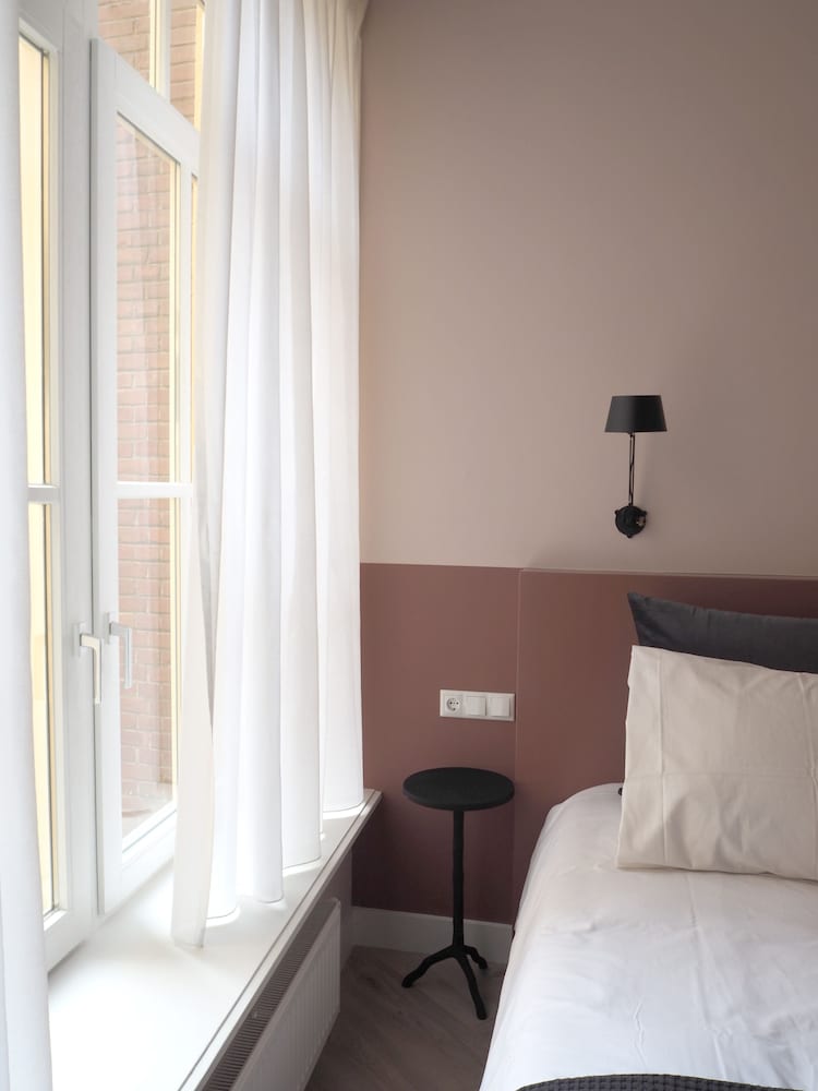 Romantic Double Room (Luis) photo 2
