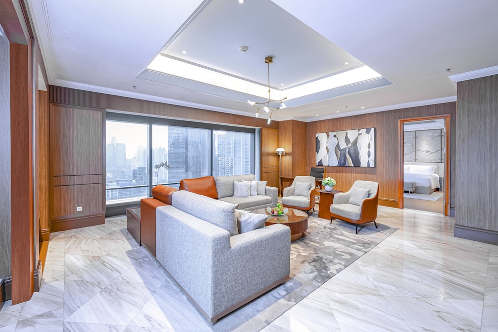 Club Suite, 1 King Bed, City View - Photo 12