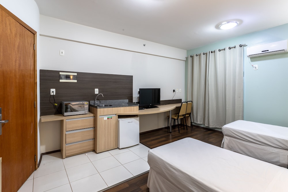 Standard Twin Room, 2 Twin Beds - Photo 6