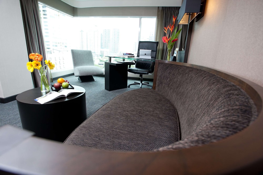 Family Suite, 1 King Bed, Kitchenette, City View photo 3
