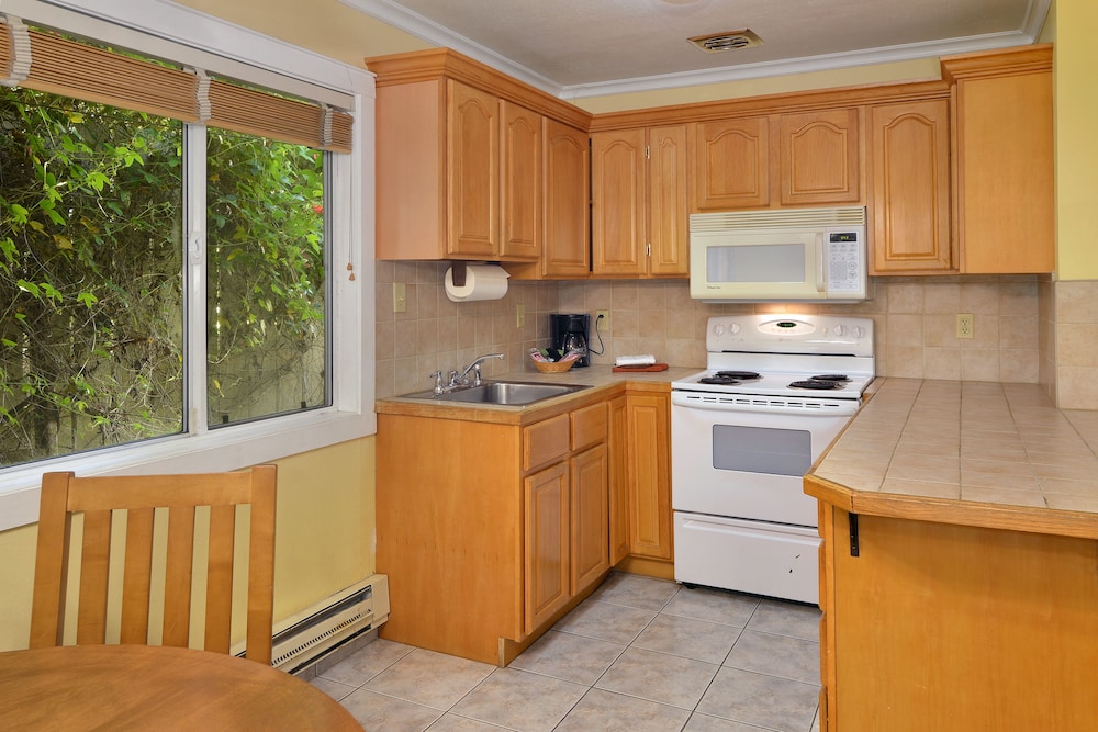 Grand Suite With Two Queen Beds And One Sofabed Full Kitchen and Living Room photo 2