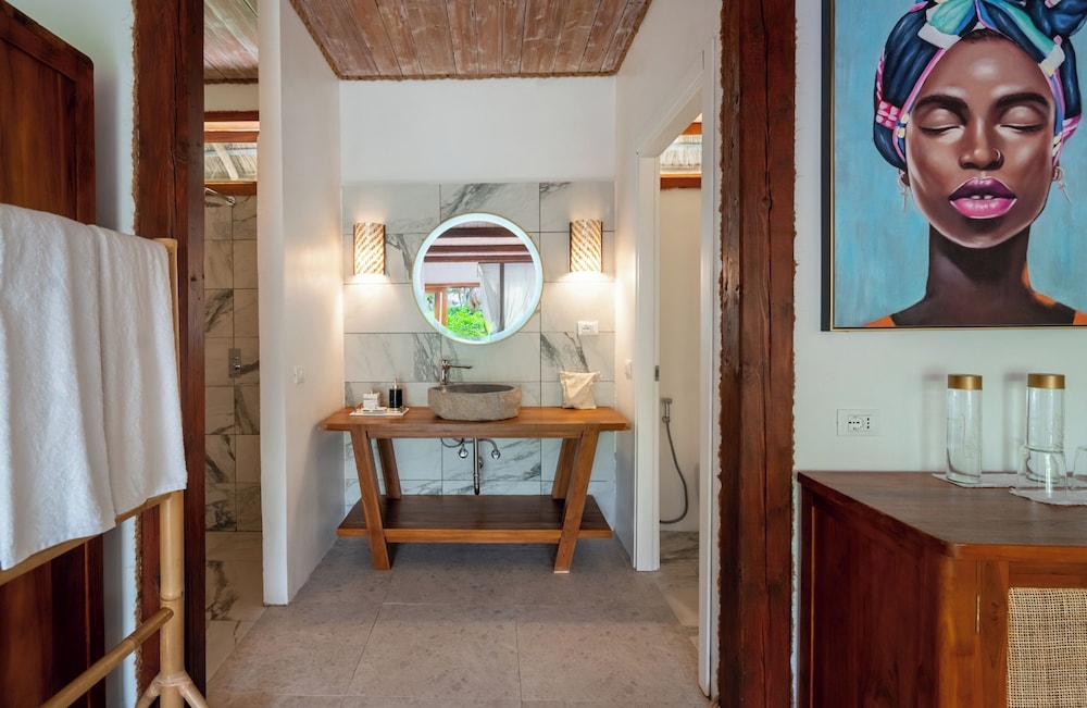 Superior Bungalow - Photo 8
