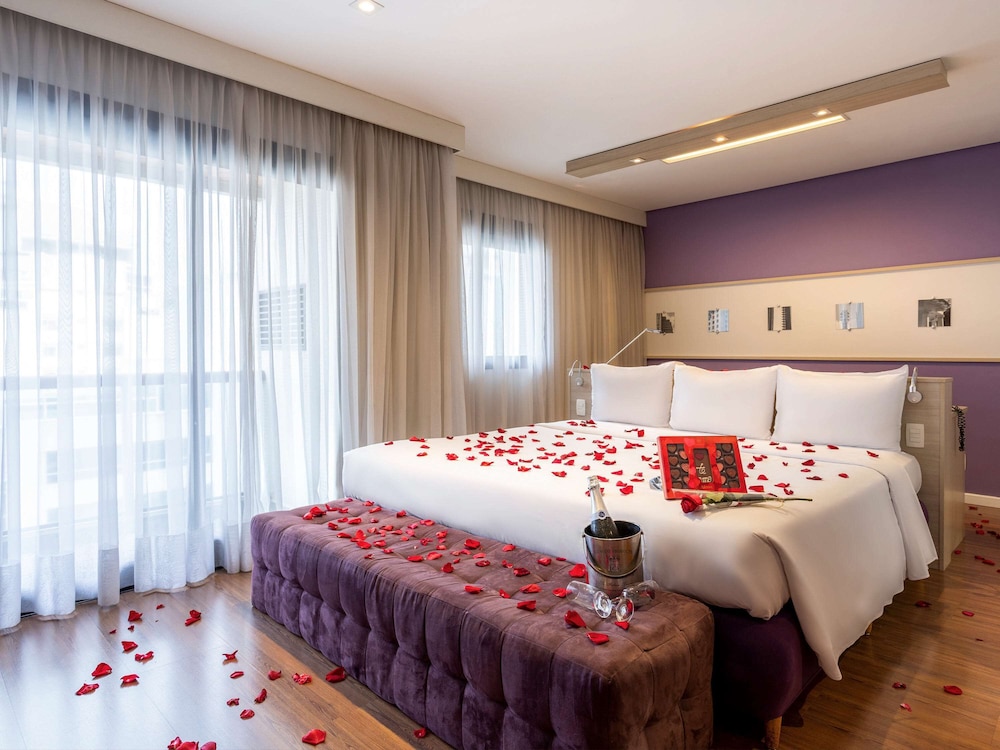 Superior Room, 1 King Bed photo 3