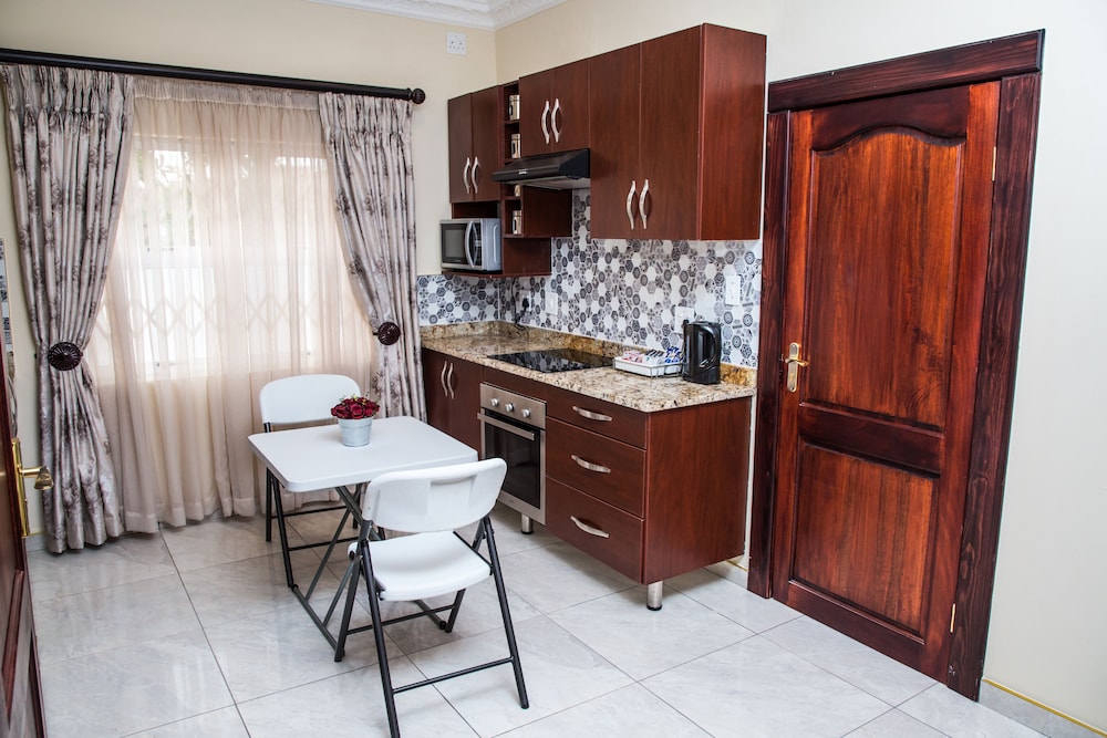 Executive Studio Suite, Garden View photo 2