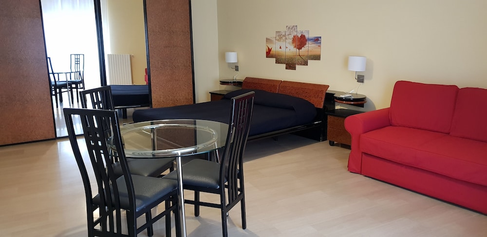 Family Room photo 3