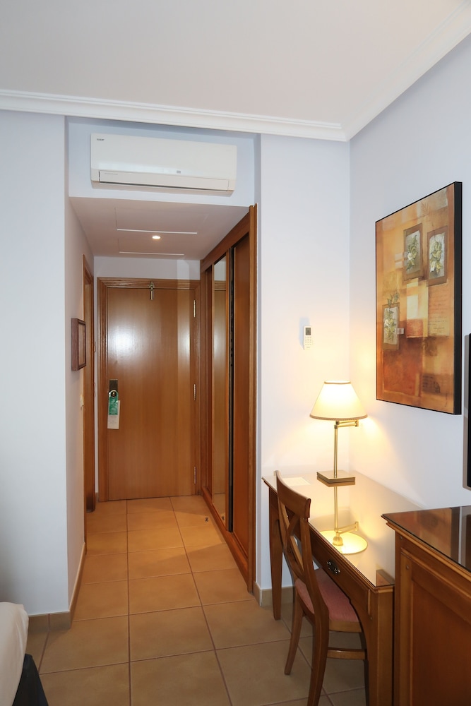 Twin Room (Extra Bed) photo 3