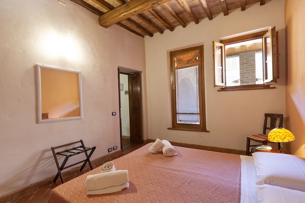 Traditional Studio Suite, 1 Bedroom photo 2