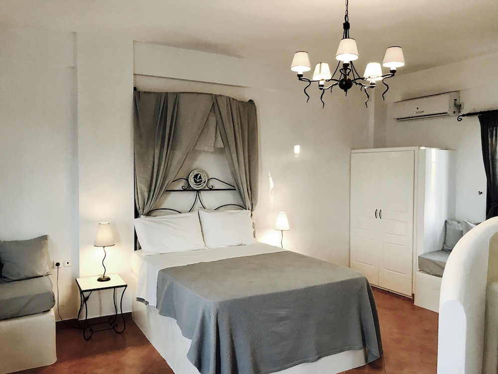 Family Studio, Sea View